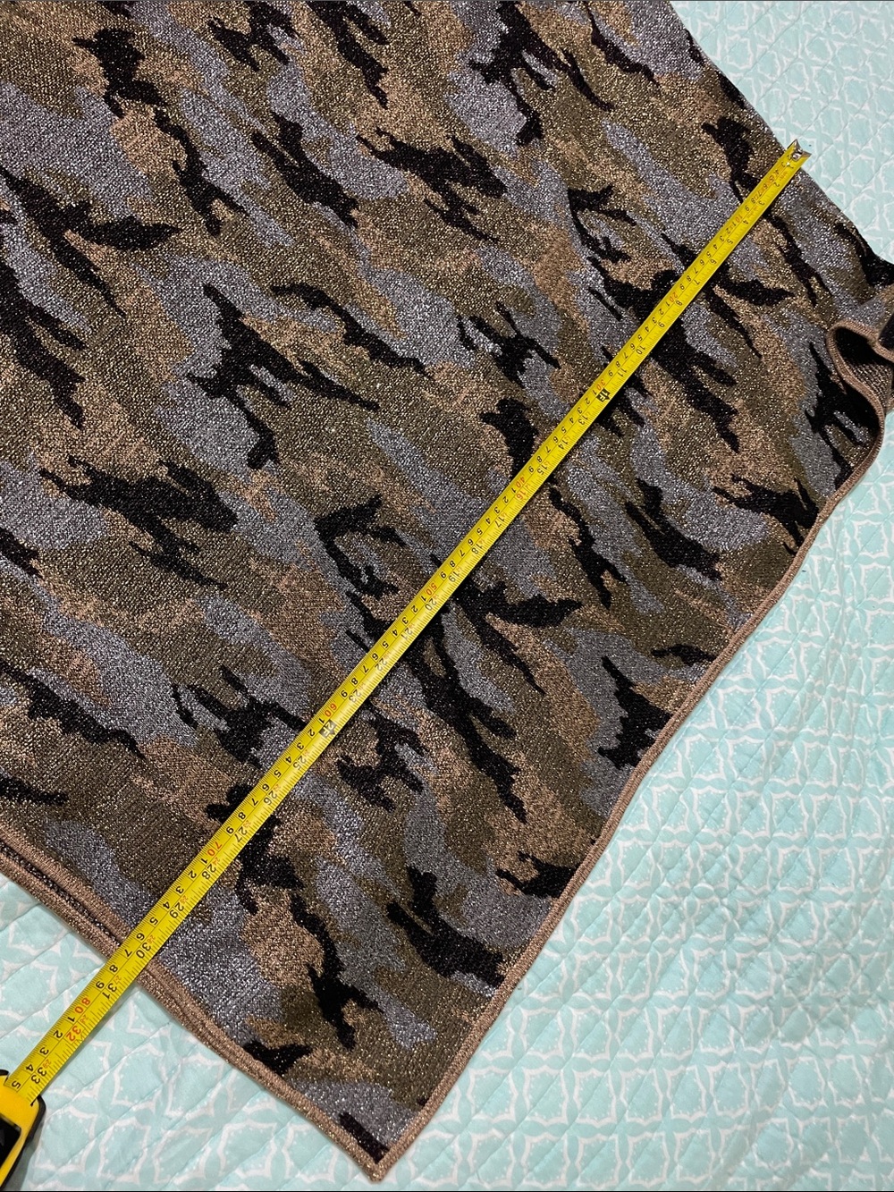 Gold, silver, and bronze, camo poncho or cape - Picture 6 of 6